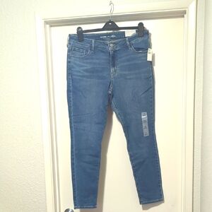 Old Navy Rockstar Super Skinny Mid-rise Jeans
